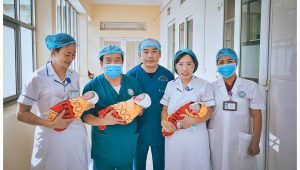 Trung tâm Y tế huyện Mù Cang Chải thực hiện thành công ca phẫu thuật lấy thai sinh 3 lần đầu tiên